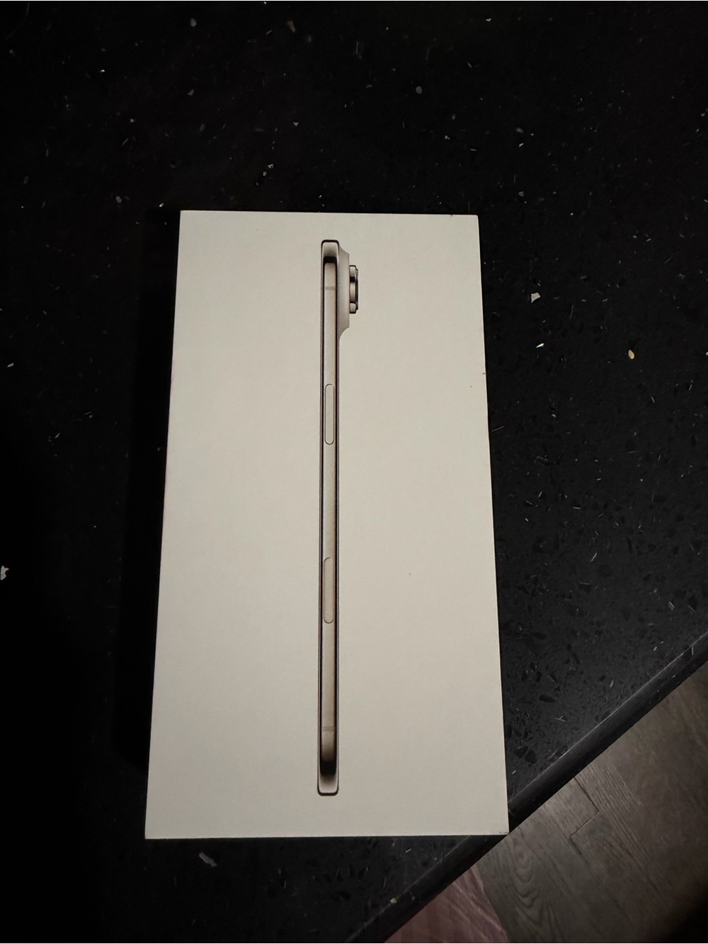 Smartphone Box with Side Profile - Gold